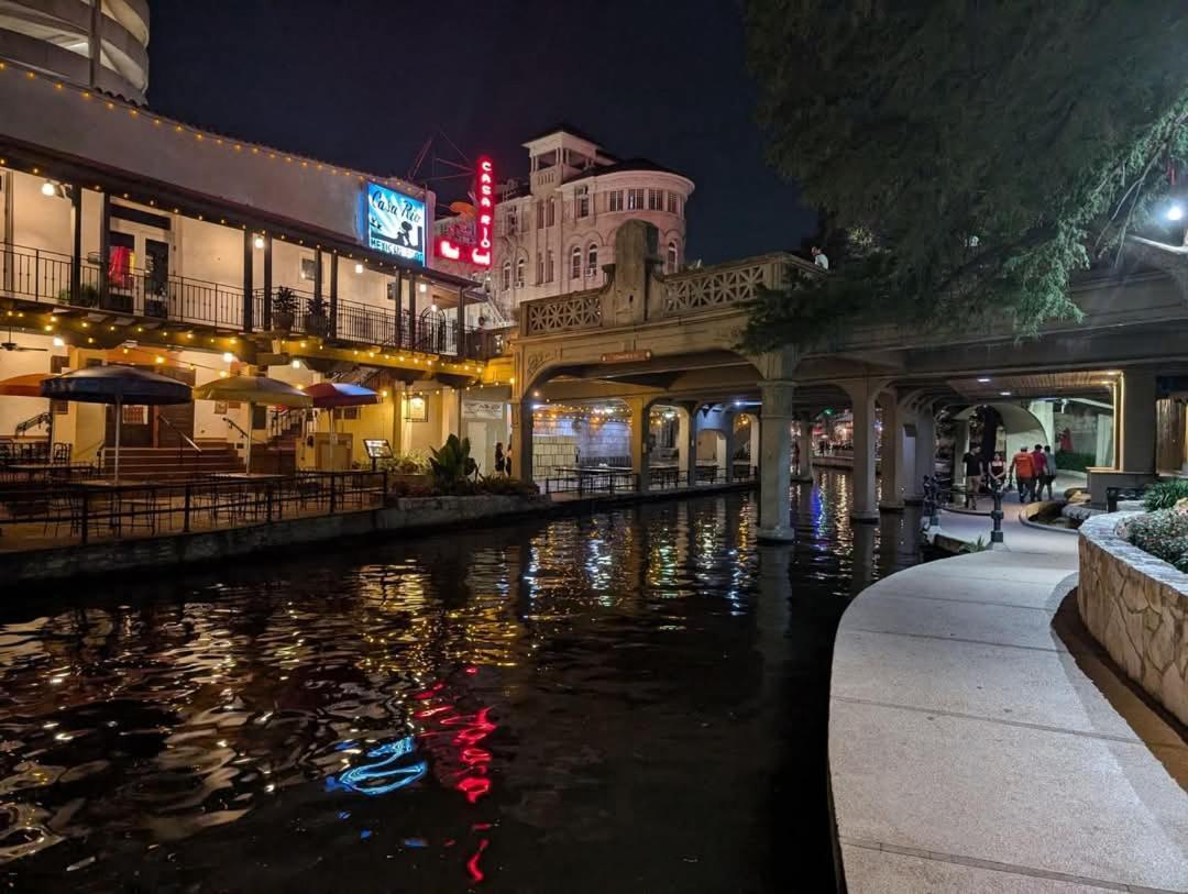 Viva Fiesta Condo On San Antonio Riverwalk מראה חיצוני תמונה